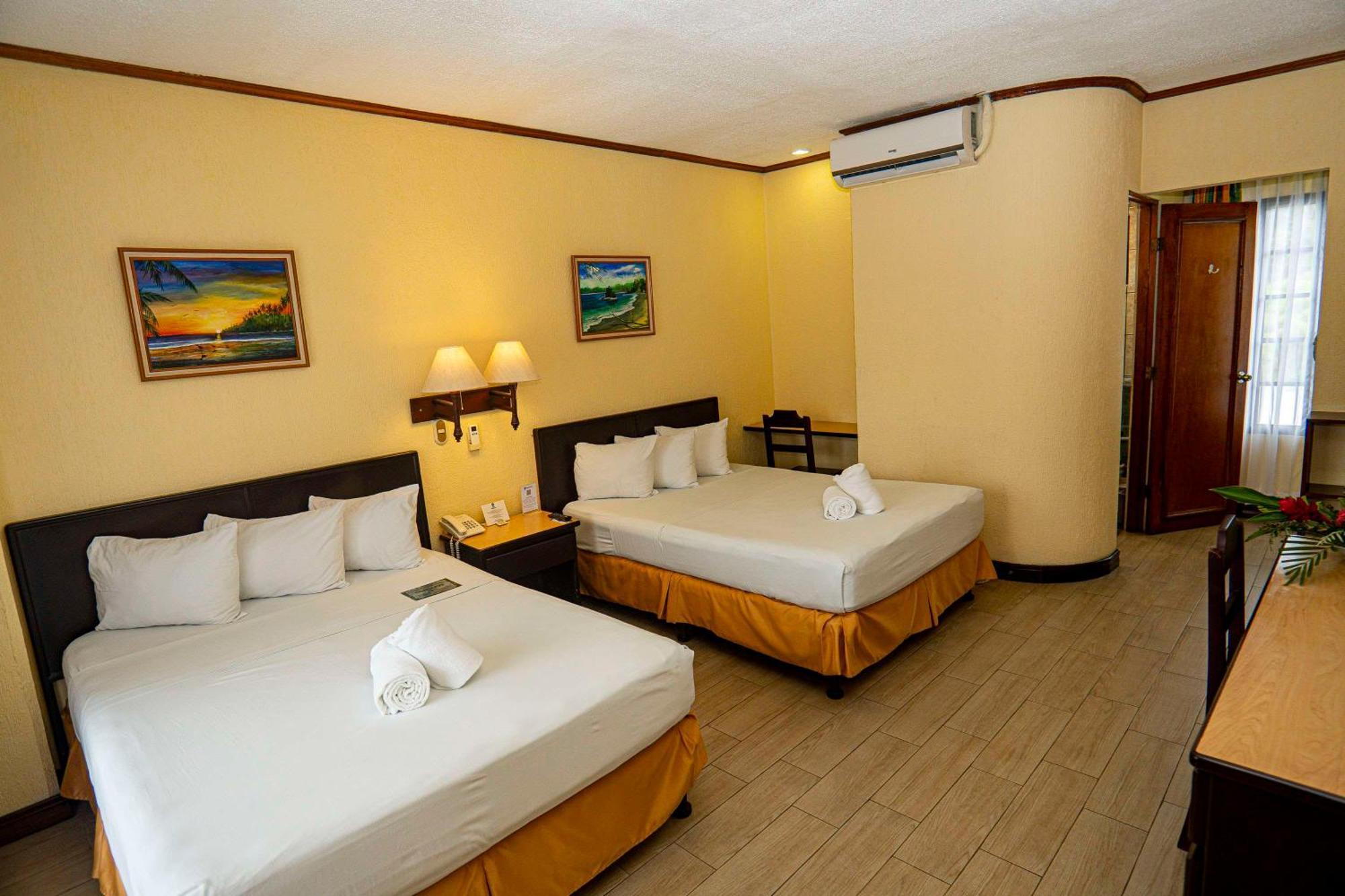 เบสต์ เวสเทิร์น โฮเต็ล แอนด์ กาสิโน กามุก Hotel มานูเอล อันโตนิโอ ภายนอก รูปภาพ