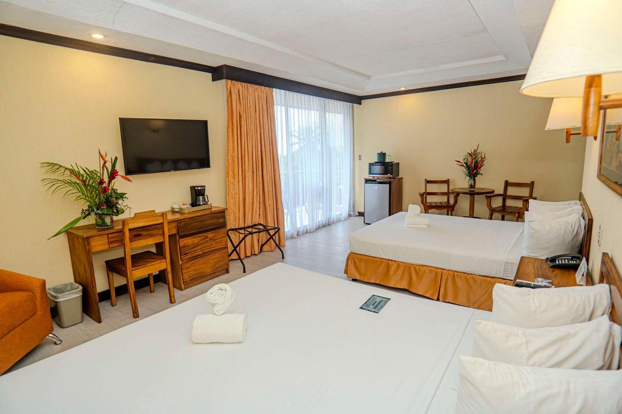 เบสต์ เวสเทิร์น โฮเต็ล แอนด์ กาสิโน กามุก Hotel มานูเอล อันโตนิโอ ภายนอก รูปภาพ