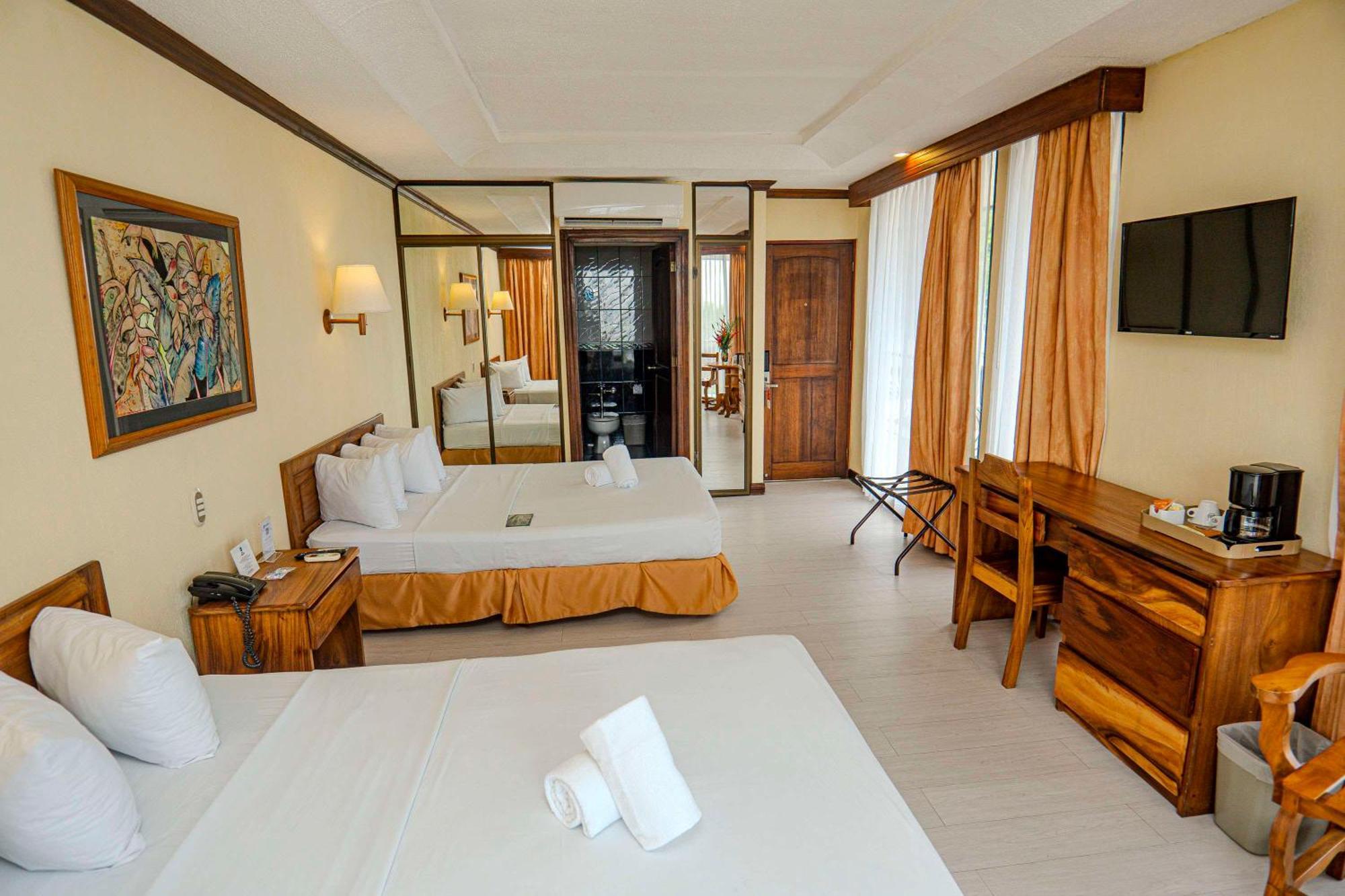 เบสต์ เวสเทิร์น โฮเต็ล แอนด์ กาสิโน กามุก Hotel มานูเอล อันโตนิโอ ภายนอก รูปภาพ
